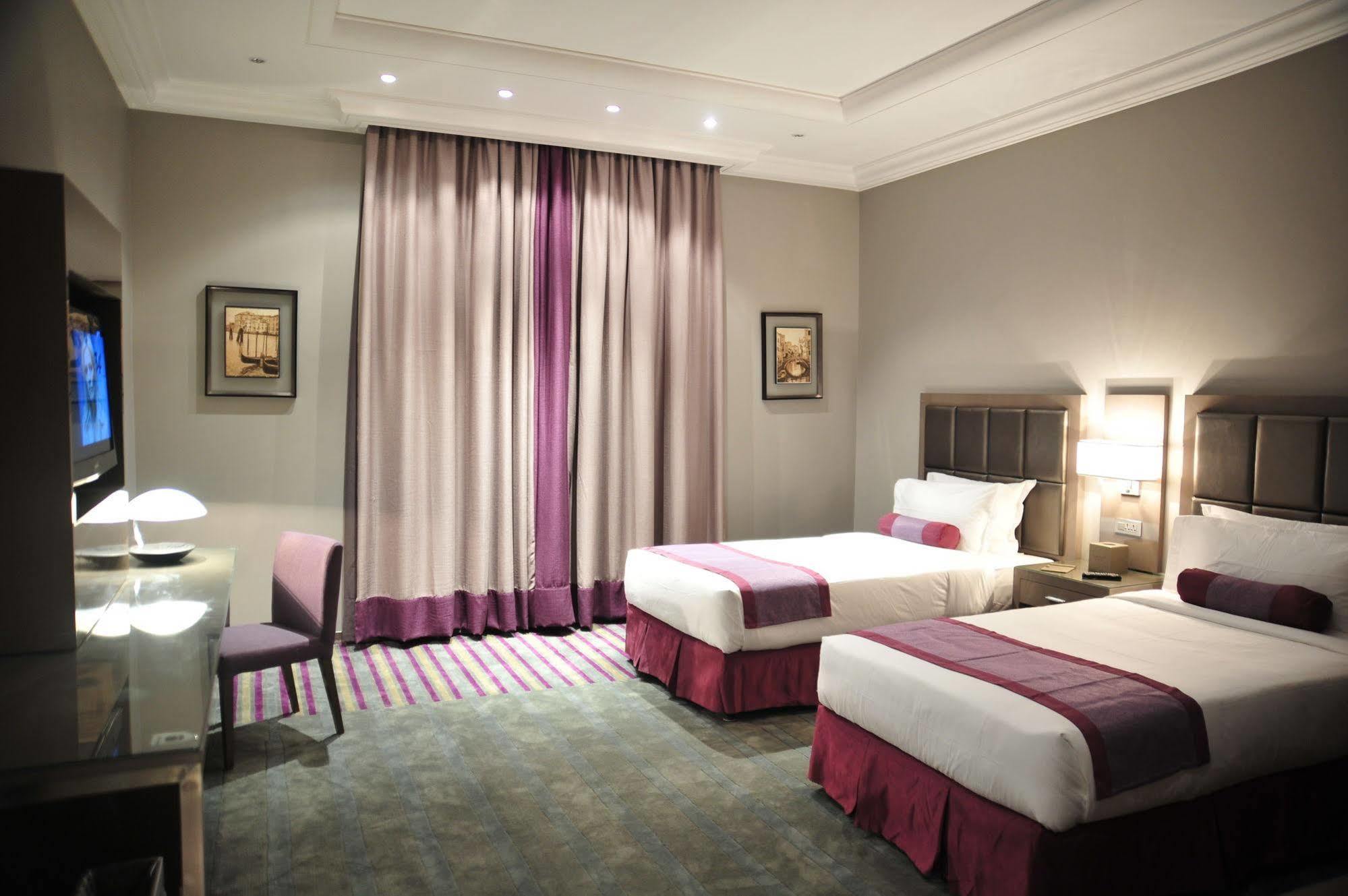 Park House Aparthotel Riaad Buitenkant foto